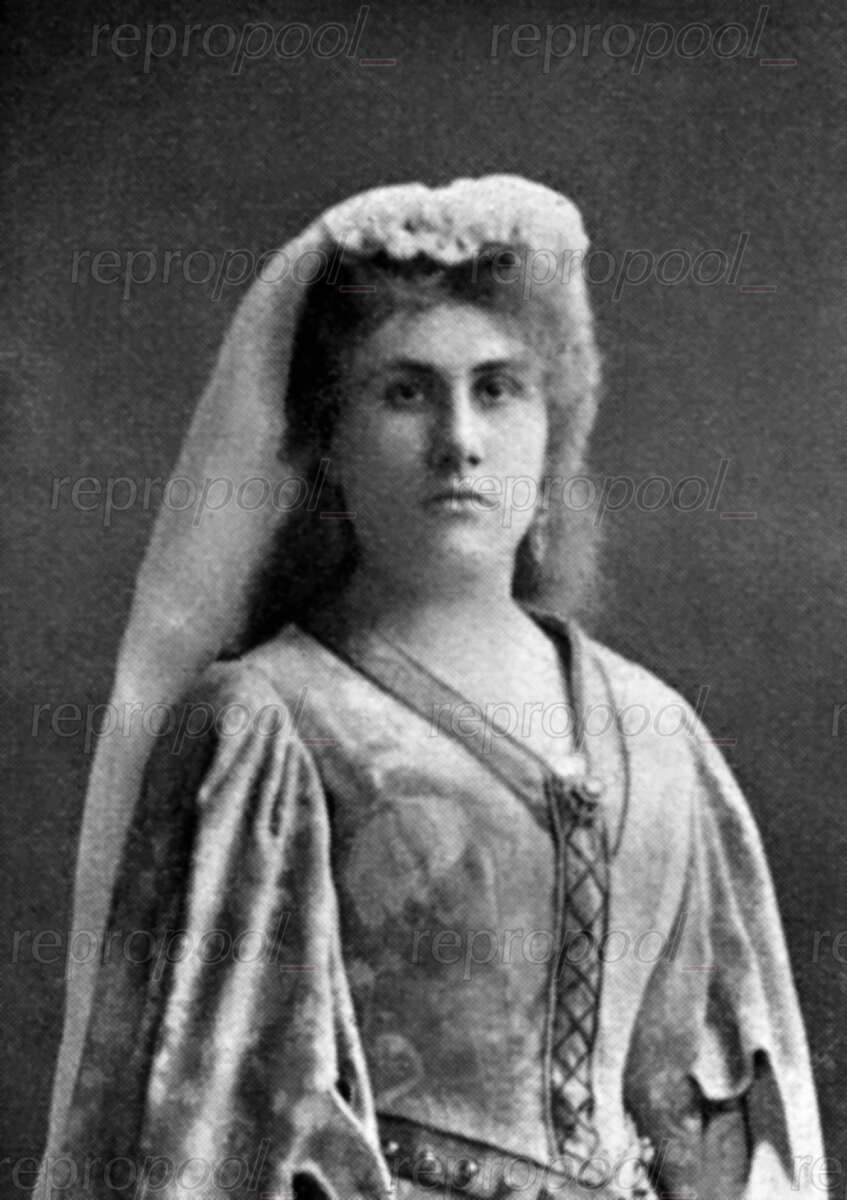 Emmy Destin; Fotografie von unbekannter Hand (vor 1900)