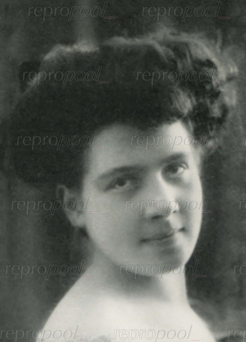 Ella Jonas; Fotografie von unbekannter Hand (vor 1909)